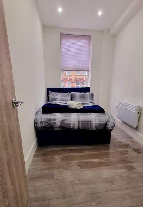 2 Bed Cosy Flat Close To Bus & Tube Station Londýn Exteriér fotografie